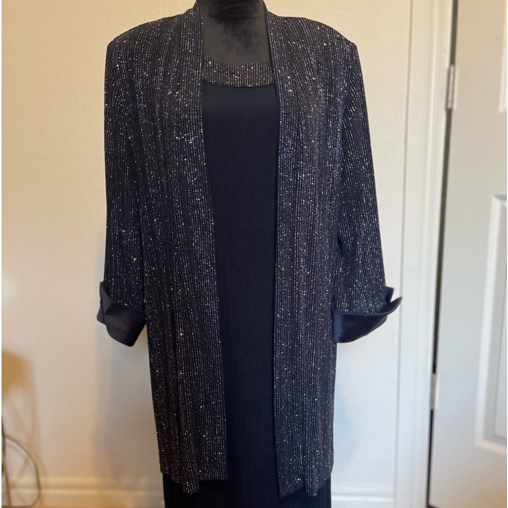R&M Richards cocktail dress. Navy blue, size large. Excellent condition.